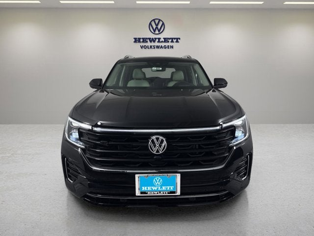 2026 Volkswagen Atlas 2.0T SEL Premium R-Line with Captain's Chairs