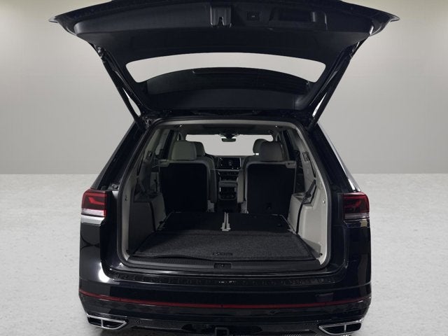 2026 Volkswagen Atlas 2.0T SEL Premium R-Line with Captain's Chairs