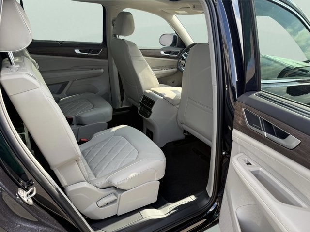 2026 Volkswagen Atlas 2.0T SEL Premium R-Line with Captain's Chairs