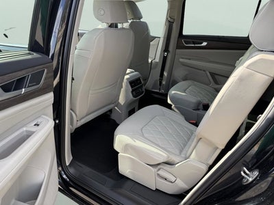 2026 Volkswagen Atlas 2.0T SEL Premium R-Line with Captain's Chairs