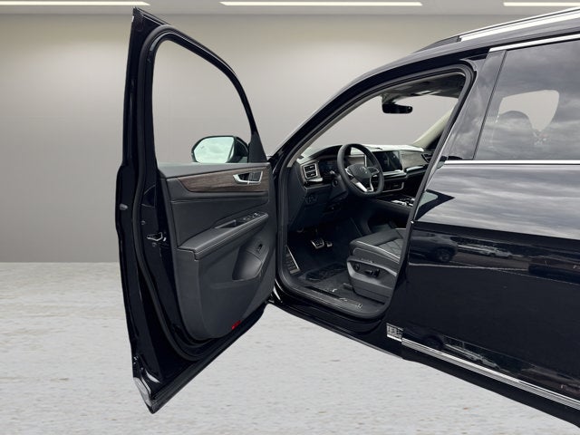 2026 Volkswagen Atlas 2.0T SEL Premium R-Line with Captain's Chairs