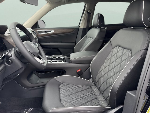 2026 Volkswagen Atlas 2.0T SEL Premium R-Line with Captain's Chairs