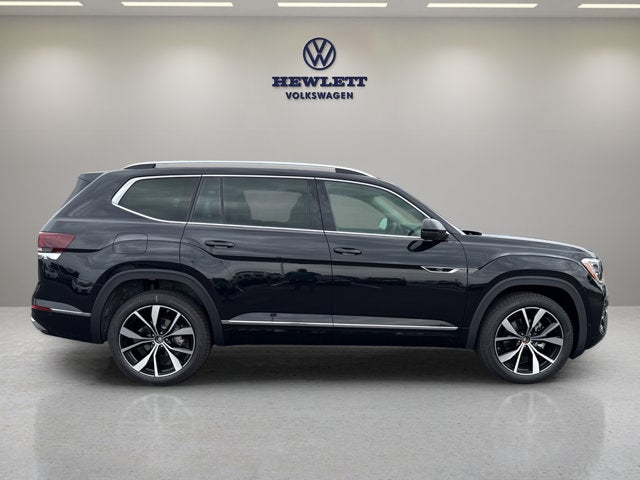 2026 Volkswagen Atlas 2.0T SEL Premium R-Line with Captain's Chairs