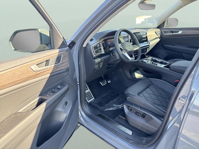 2026 Volkswagen Atlas 2.0T SEL Premium R-Line with Captain's Chairs