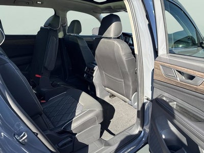 2026 Volkswagen Atlas 2.0T SEL Premium R-Line with Captain's Chairs