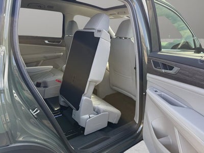 2026 Volkswagen Atlas 2.0T SEL Premium R-Line with Captain's Chairs