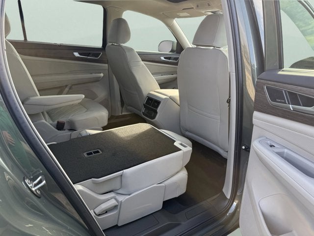 2026 Volkswagen Atlas 2.0T SEL Premium R-Line with Captain's Chairs