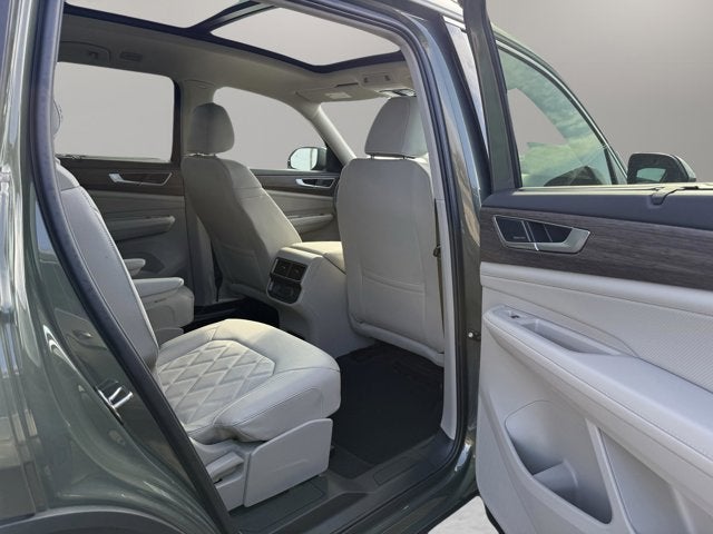 2026 Volkswagen Atlas 2.0T SEL Premium R-Line with Captain's Chairs