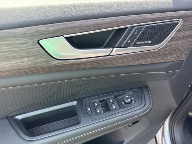 2026 Volkswagen Atlas 2.0T SEL Premium R-Line with Captain's Chairs