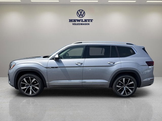 2026 Volkswagen Atlas 2.0T SEL Premium R-Line with Captain's Chairs