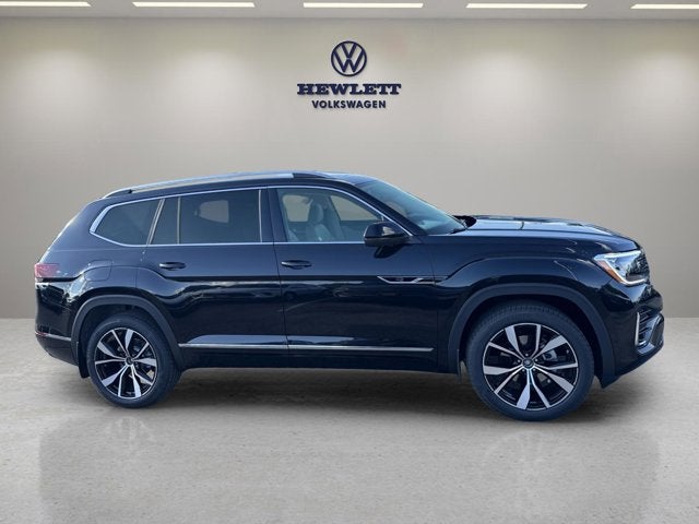2026 Volkswagen Atlas 2.0T SEL Premium R-Line with Captain's Chairs