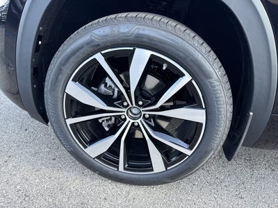 2026 Volkswagen Atlas 2.0T SEL Premium R-Line with Captain's Chairs