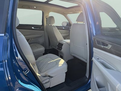 2026 Volkswagen Atlas 2.0T SEL Premium R-Line with Captain's Chairs