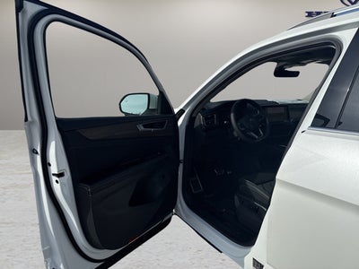 2026 Volkswagen Atlas 2.0T SEL Premium R-Line with Captain's Chairs
