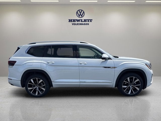 2026 Volkswagen Atlas 2.0T SEL Premium R-Line with Captain's Chairs