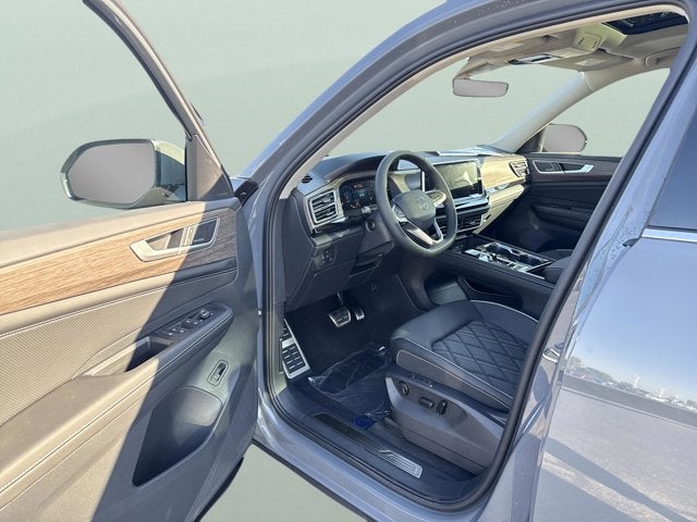 2026 Volkswagen Atlas 2.0T SEL Premium R-Line with Captain's Chairs