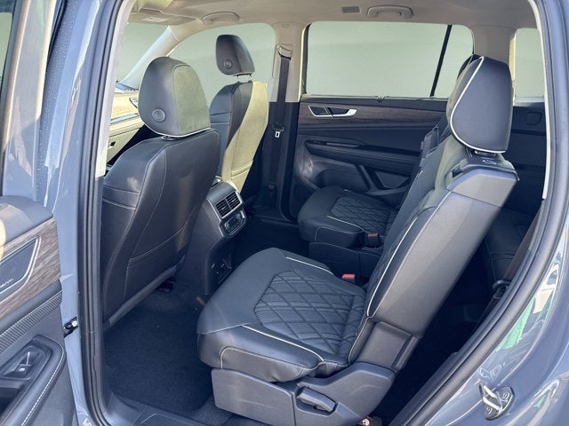 2026 Volkswagen Atlas 2.0T SEL Premium R-Line with Captain's Chairs
