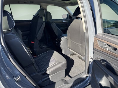 2026 Volkswagen Atlas 2.0T SEL Premium R-Line with Captain's Chairs