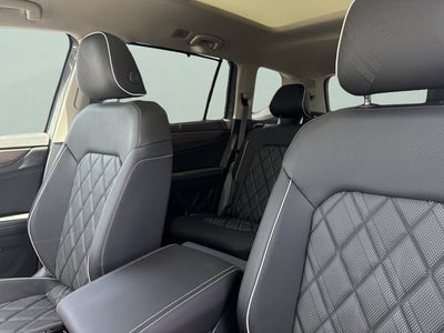 2026 Volkswagen Atlas 2.0T SEL Premium R-Line with Captain's Chairs