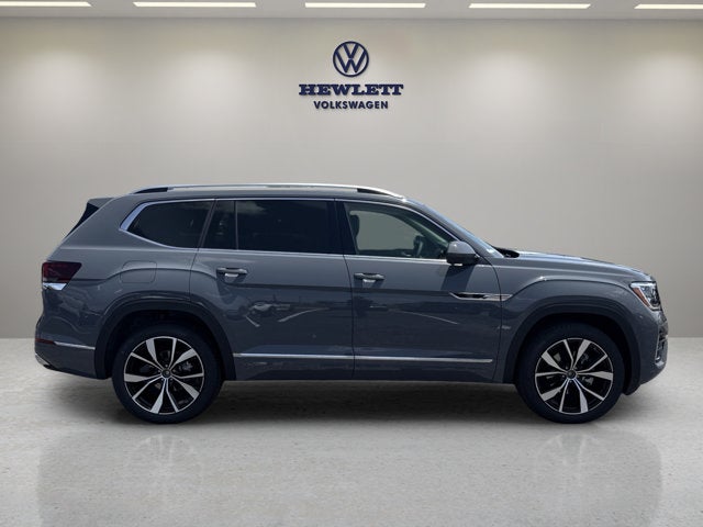 2026 Volkswagen Atlas 2.0T SEL Premium R-Line with Captain's Chairs