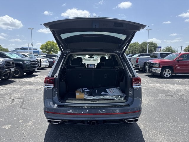 2026 Volkswagen Atlas 2.0T SEL Premium R-Line with Captain's Chairs