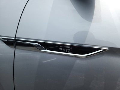 2025 Volkswagen Atlas 2.0T SEL Premium R-Line with Captain's Chairs