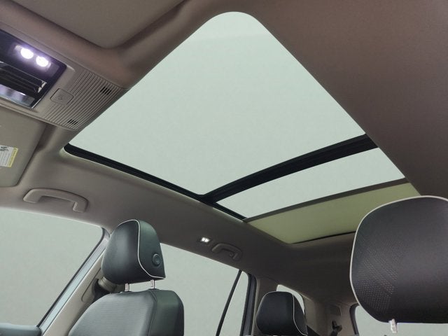 2025 Volkswagen Atlas 2.0T SEL Premium R-Line with Captain's Chairs