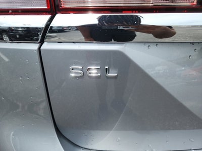 2025 Volkswagen Atlas 2.0T SEL Premium R-Line with Captain's Chairs