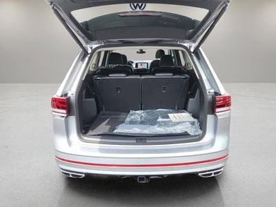 2025 Volkswagen Atlas 2.0T SEL Premium R-Line with Captain's Chairs