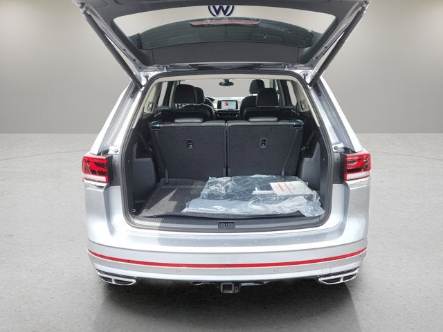 2025 Volkswagen Atlas 2.0T SEL Premium R-Line with Captain's Chairs