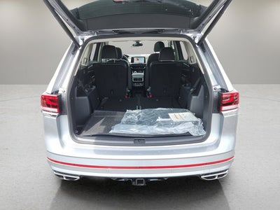 2025 Volkswagen Atlas 2.0T SEL Premium R-Line with Captain's Chairs