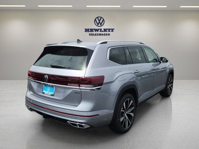 2025 Volkswagen Atlas 2.0T SEL Premium R-Line with Captain's Chairs