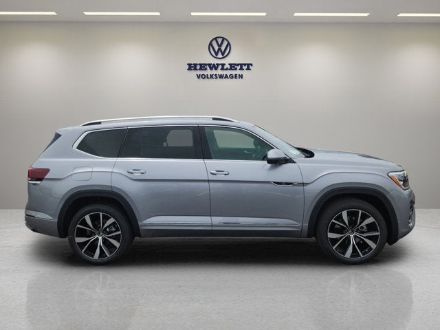 2025 Volkswagen Atlas 2.0T SEL Premium R-Line with Captain's Chairs