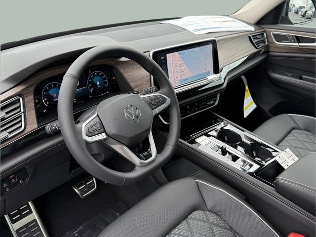 2025 Volkswagen Atlas 2.0T SEL Premium R-Line with Captain's Chairs