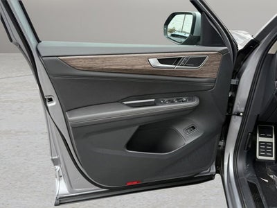 2025 Volkswagen Atlas 2.0T SEL Premium R-Line with Captain's Chairs