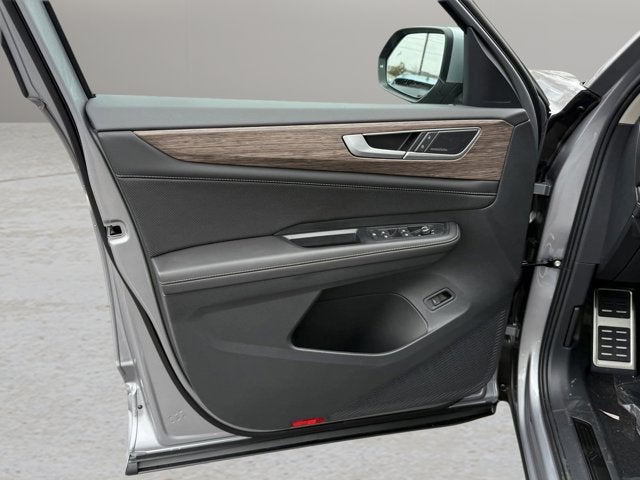 2025 Volkswagen Atlas 2.0T SEL Premium R-Line with Captain's Chairs