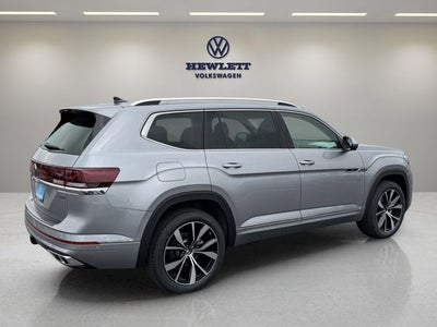 2025 Volkswagen Atlas 2.0T SEL Premium R-Line with Captain's Chairs