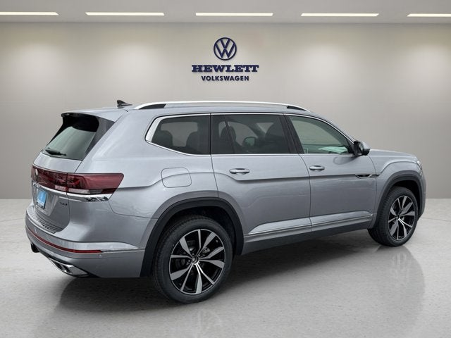 2025 Volkswagen Atlas 2.0T SEL Premium R-Line with Captain's Chairs