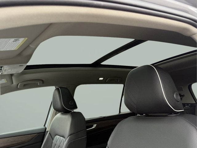 2025 Volkswagen Atlas 2.0T SEL Premium R-Line with Captain's Chairs