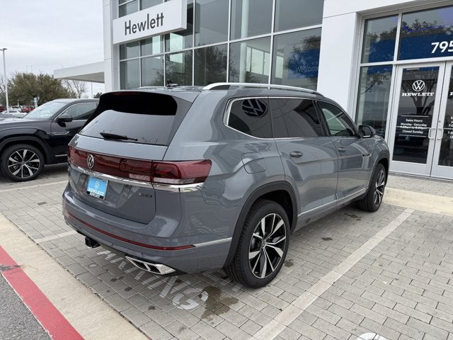 2025 Volkswagen Atlas 2.0T SEL Premium R-Line with Captain's Chairs