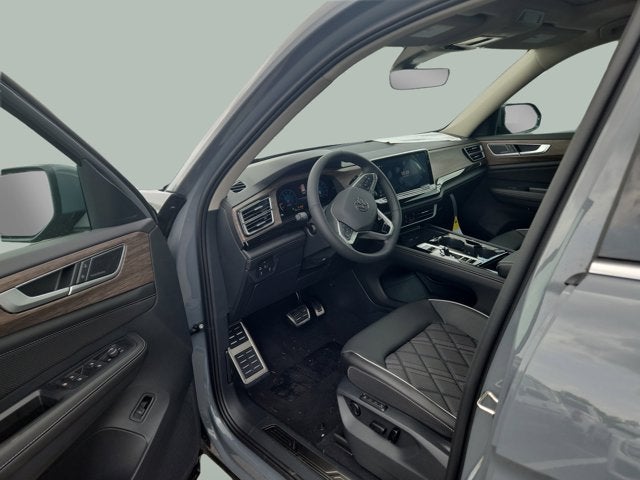 2025 Volkswagen Atlas 2.0T SEL Premium R-Line with Captain's Chairs