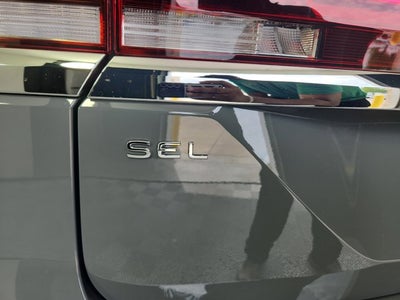 2025 Volkswagen Atlas 2.0T SEL Premium R-Line with Captain's Chairs