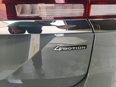 2025 Volkswagen Atlas 2.0T SEL Premium R-Line with Captain's Chairs