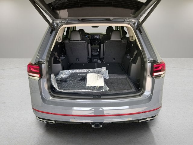 2025 Volkswagen Atlas 2.0T SEL Premium R-Line with Captain's Chairs