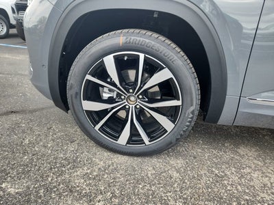 2025 Volkswagen Atlas 2.0T SEL Premium R-Line with Captain's Chairs