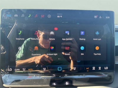 2027 Volkswagen Atlas SE w/Technology