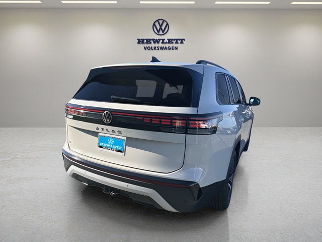 2027 Volkswagen Atlas SE w/Technology