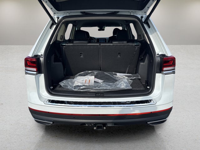 2026 Volkswagen Atlas 2.0T SE w/Technology with Captain's Chairs