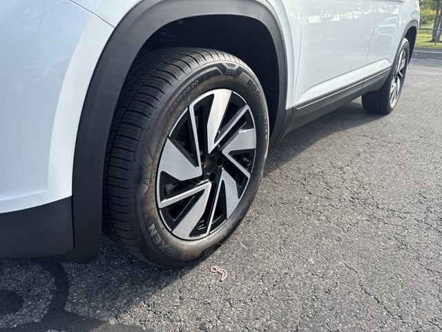 2026 Volkswagen Atlas 2.0T SE w/Technology with Captain's Chairs