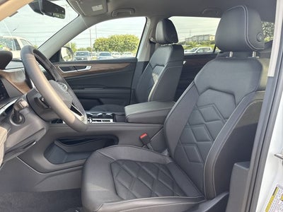 2026 Volkswagen Atlas 2.0T SE w/Technology with Captain's Chairs